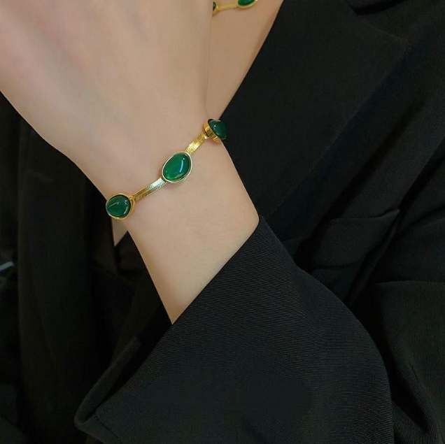 Oval Green Crystal Pendant Necklace Set With Bracelet